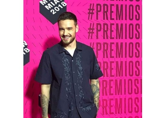 La estrella de la noche fue Liam Payne, sin embargo a muchos no les gustó su look ya que se miraba demasiado casual.