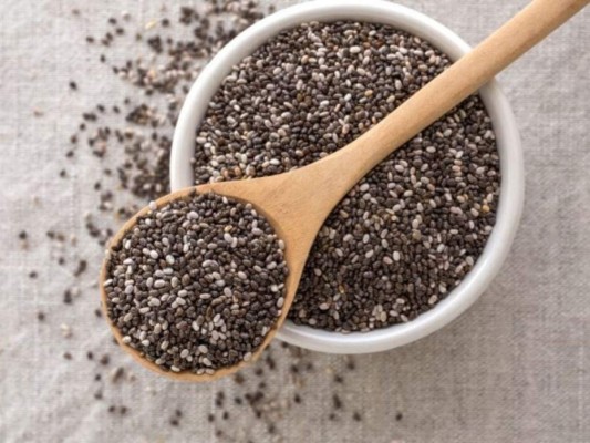 Semillas de chía.<br/>Sus propiedades nutricionales y terapéuticas son de lo más destacadas. Pertenecen a la lista de los súper alimentos más valorados en la actualidad y son consideradas las reinas del Omega 3, que como ya nos dimos cuenta, resulta muy importante en el buen control de la diabetes.<br/>