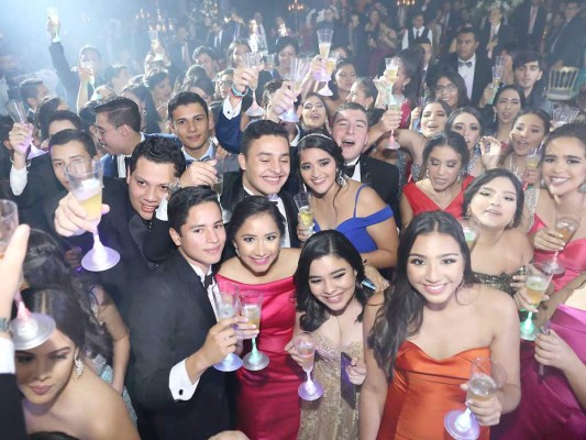 Fiesta de graduación del Centro Escolar Antares y Aldebarán