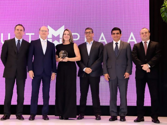 Alberto, Ricardo Poma, Lorena Midence, Rafael Menéndez y Carlos Alvarado