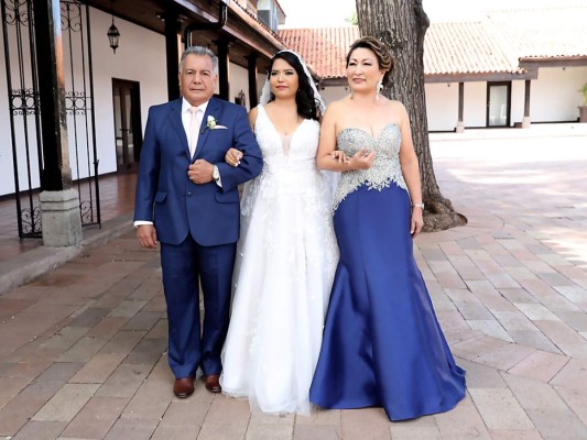 La boda de Javier García y Mónica Vásquez