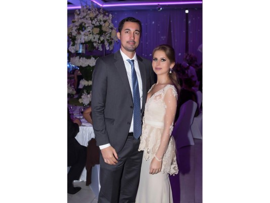 Guillermo Orellana y Giordanna Kafati festejan su boda