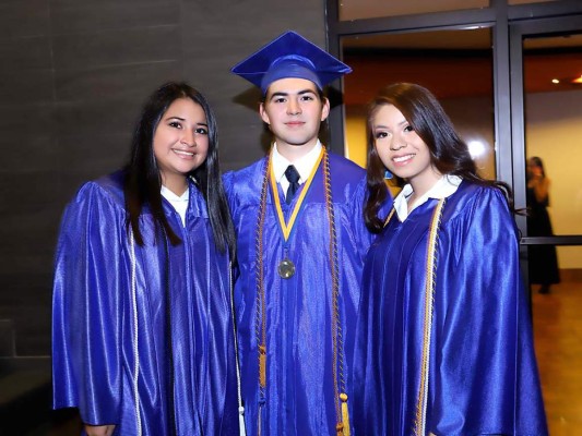 Entrega de títulos International School