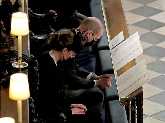 Kate y William durante la ceremonia fúnebre