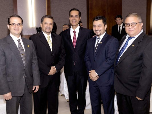 Club Rotario reconoce a destacados empresarios de C.A.  