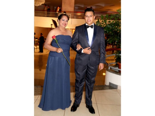 Reina Ucles y Abraham Salinas