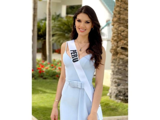 Miss Perú, Yely Rivera<br/>Esta glamurosa peruana tiene 25 años. Se graduó de administración de empresas y marketing, además tiene grandes habilidades para el canto.<br/>