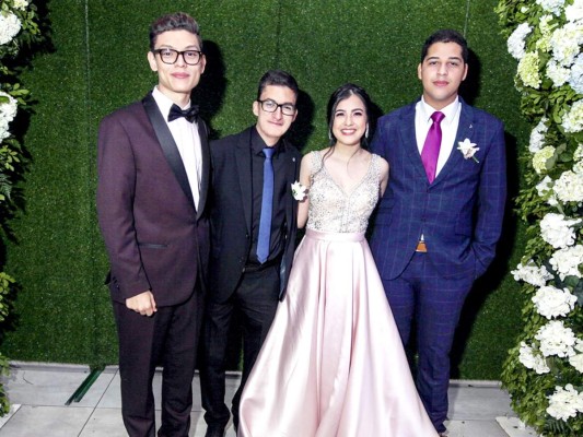 La gala 'Noche de Estrellas' de la Agape Christian Academy  