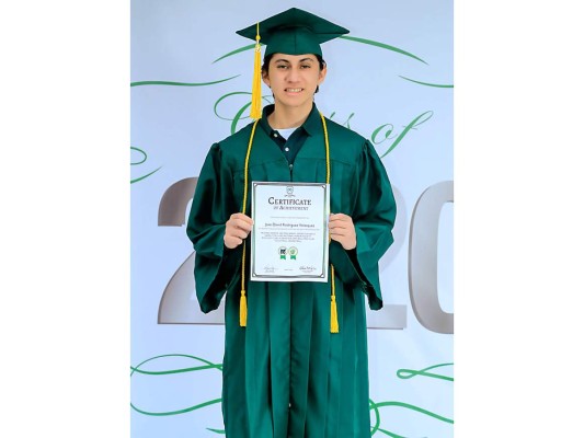 La graduación de DelCampo School