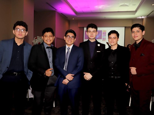 José Portillo, Dennis Gómez, Juan Banegas, Eduardo Chichilla, Gabriel Quiroz y Diego Gallimamy