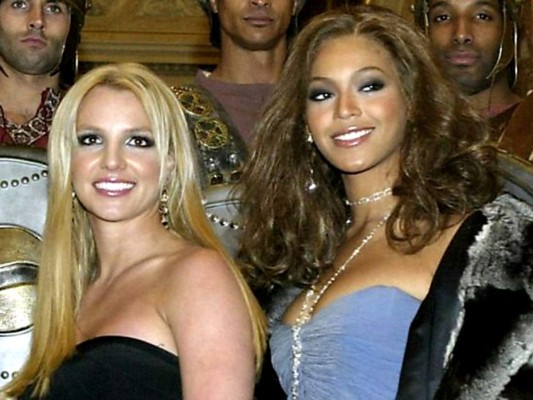 Britney y Beyonce no serán las mejores amigas pero sin duda existe un cariño y respeto entre las dos y algo en común tienen la misma edad.