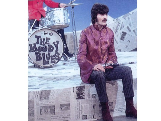 2-Ray Thomas: vocalista de la banda Moody Blues, falleció el 4 de Enero a los 76 años debido al cáncer de próstata detectada desde el 2013