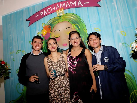 Apertura de Pachamama, mercado gastronómico que apoya emprendedores