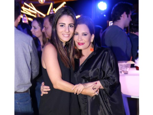 Cumpleaños de Blanca Bendeck y Rodolfo Lugo en bar Azotea