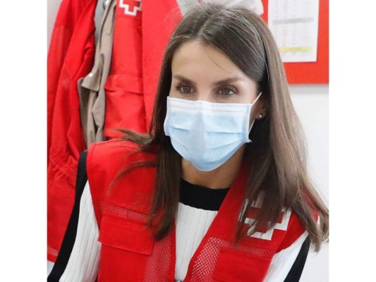 Reina Letizia ejerce como voluntaria de la Cruz Roja   