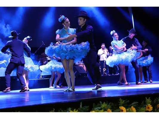 El Ballet Folklórico de Antioquia se hizo presente en el Manuel Bonilla