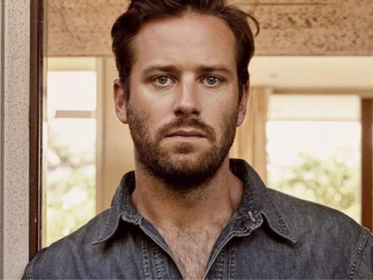 Se expande la noticia: La situación tomó más fuerza cuando la pagina de chismes @deuxmoi compartió las imágenes. A raíz de ello, se abrió un espacio para que más mujeres, quienes serían supuestas víctimas del actor, elevaran su voz contando sus historias.