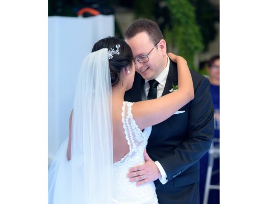 La boda de Alfredo Tábora y Laura Morales