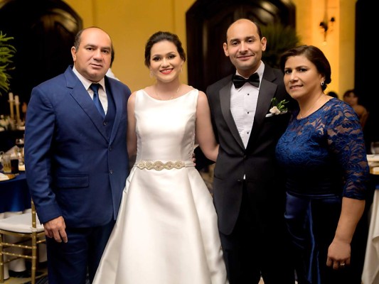 La boda de Azaria Martínez y Fernando Torres