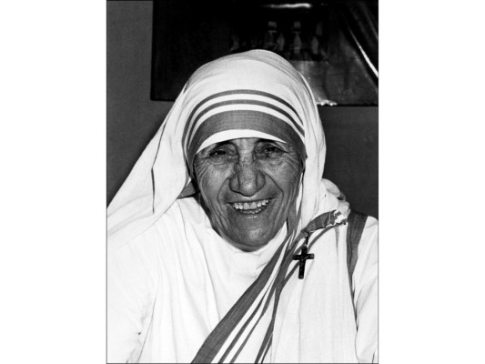 Teresa de Calcuta<br/>Es también conocida como la madre Teresa de Calcuta, esta monja fundó las Misioneras de la Caridad en Calcuta y por esta labor humanitaria fue galardonada con el premio Nobel de la Paz.<br/>