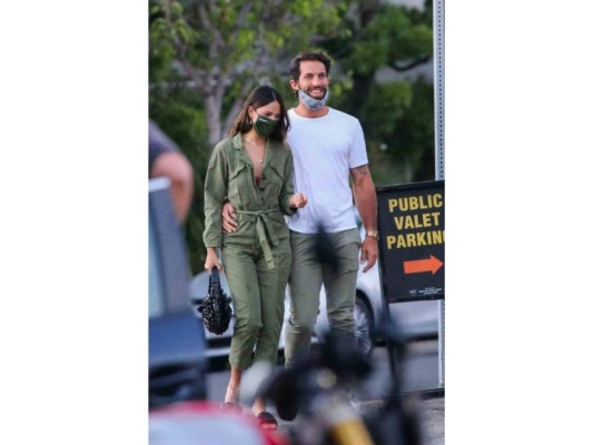 Es oficial: ¡Eiza González confirma su relación con Paul Rabil!