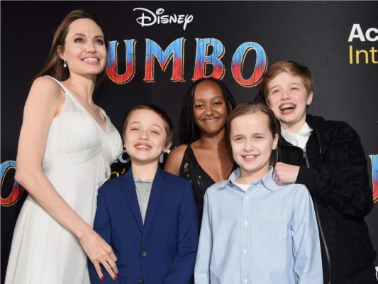 Angelina Jolie y sus hijos se roban las miradas en la Premiere de Dumbo