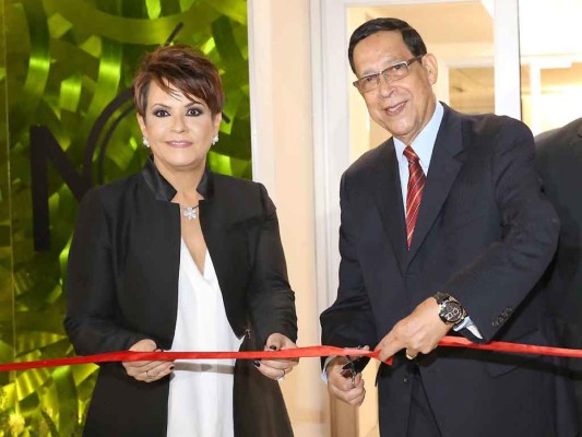 Novo Concepto inaugura work studio