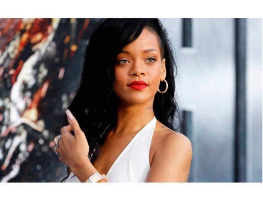 Rihanna celebra sus 30 años de una manera muy divertida