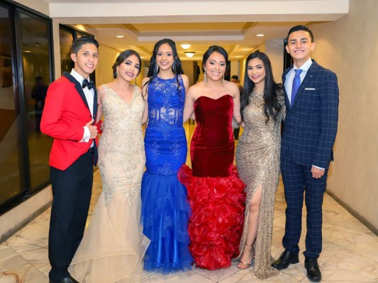 Christian Martínez, Karla Espinoza, Milca Munguía, Alejandra Rivera, María José Hernández y Carlos Morales