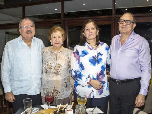Jacobo, Julieta, Kathy y Gabriel Kattán.
