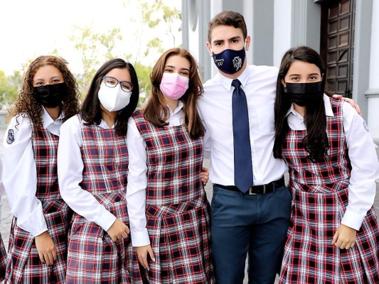 Misa para los seniors 2021 de Macris School