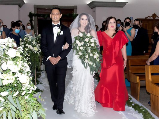La boda eclesiástica de Paola Pineda y Alejandro Martínez    