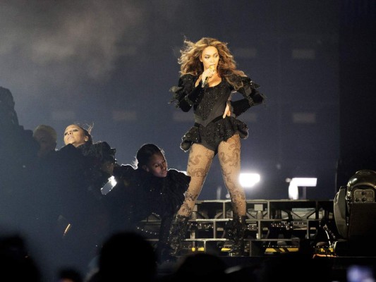 El 1 de mayo de 2016 Beyonce presentó su Formation World Tour en el Georgia Dome en Atlanta, Georgia