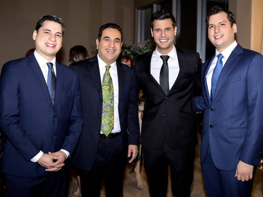 Joaquín Echeverrí y Adriana Hawit se casan por lo civil  