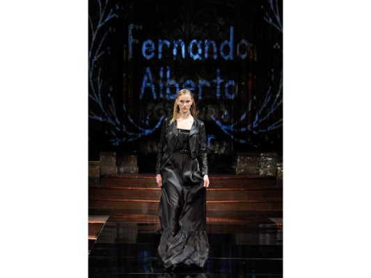 El diseñador hondureño con sede en LA, Fernando Alberto, presentó su nueva colección salpicada de colores oscuros en la New York Fashion Week Art Hearts Fashion NYFW FW/17 en The Angel Orensanz Foundation