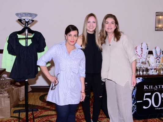 Blanca Bendeck, Carolina Fernández y Ruth Marie Sabillón, en el Estilo Trunk Show. Foto: Alex Muñoz.