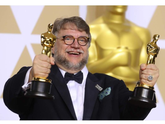 Guillermo del Toro anuncia su divorcio con Lorenza Newton