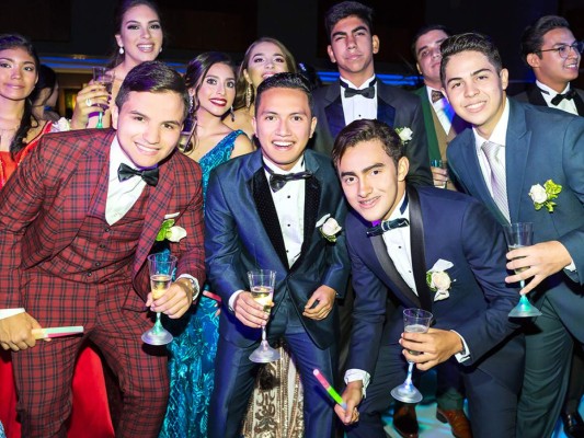 Brindis por los graduados de la Episcopal El Buen Pastor    