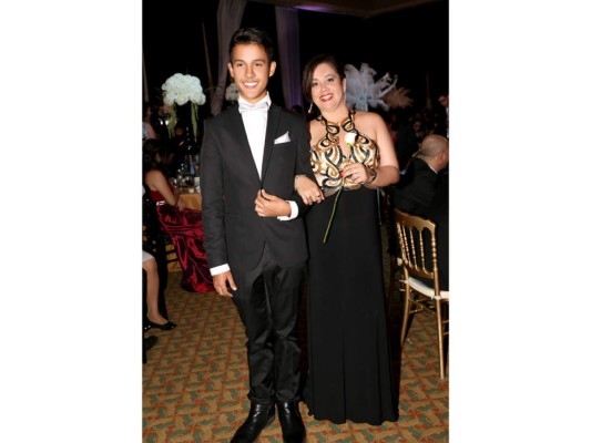 Desfile de los Seniors 2017 Del Campo International School