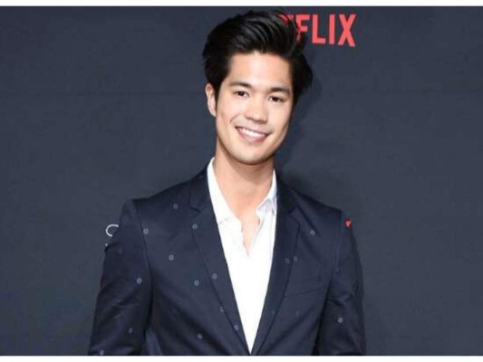 Ross Butler<br/><br/>El sexy actor es conocido por sus interpretaciones en; Riveldale, A todos los chicos que me enamore y sin duda existe más de una razón para estar en el top.<br/>