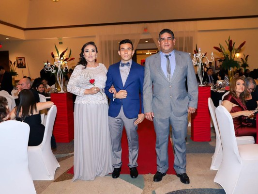 Rosa Casasola, José Casasola y Roberto Zelaya