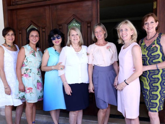 Almuerzo solidario en residencia de los embajadores de Chile