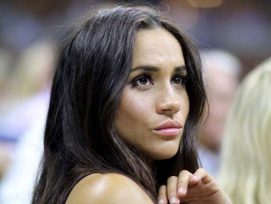 Markle entregó una lista de condiciones, entre los cuales se encuentran varios puntos que no se ajustan al rígido protocolo de la realeza británica. La tradición indica que la cuidadora debe ser mujer y británica, pero Markle no se descarta la contratación de una persona de nacionalidad estadounidense.