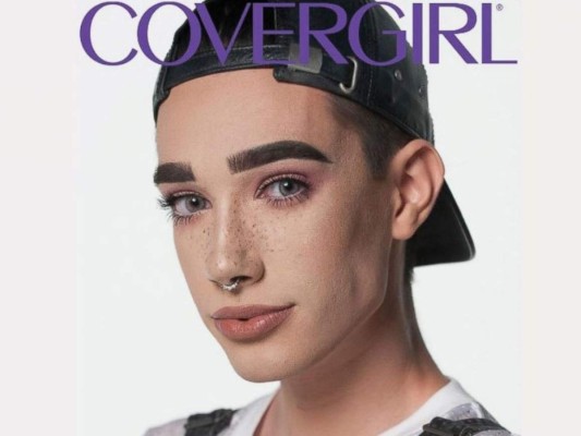 Covergirl colabora con James Charles<br/>En 2016, formo parte de sus colaboradores mundiales el youtuber James Charles.<br/>
