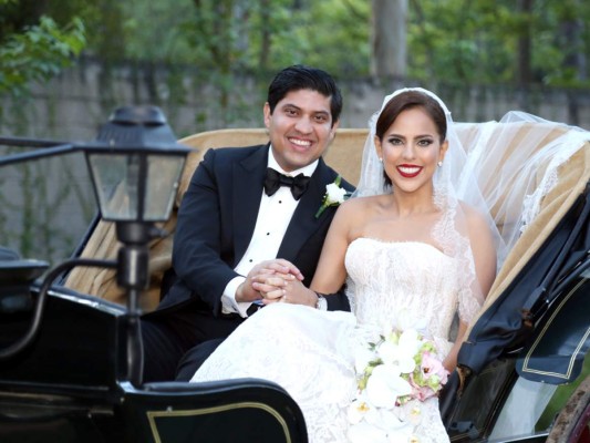 José Jarquín y Julissa Ustariz celebran fiesta nupcial