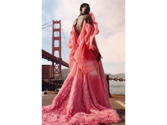 Alexander Mcqueen y Shanelle Nyasiase