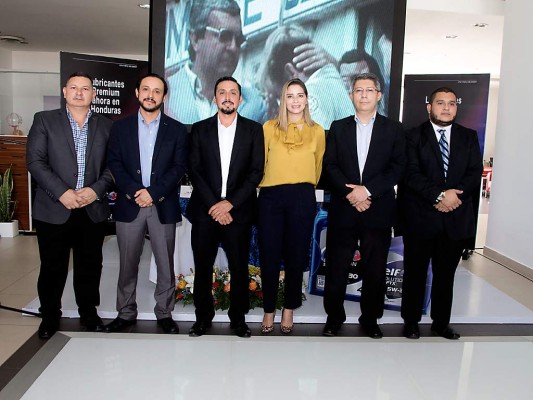 Mardoqueo Bueso, Luis Urrutia, Roberto Deleon, Claudia Ramírez, William Escalante y Daniel Barahona.