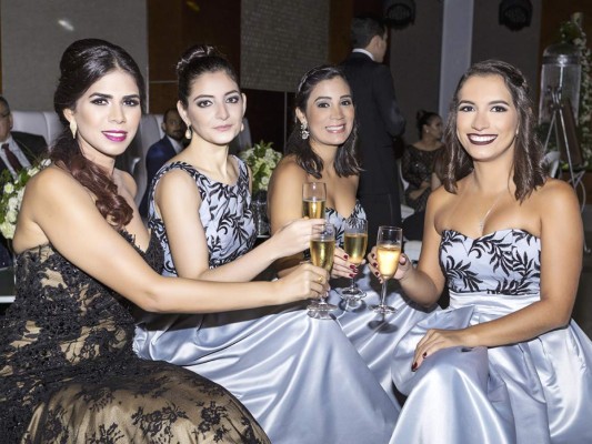 Brindis por los recién casados