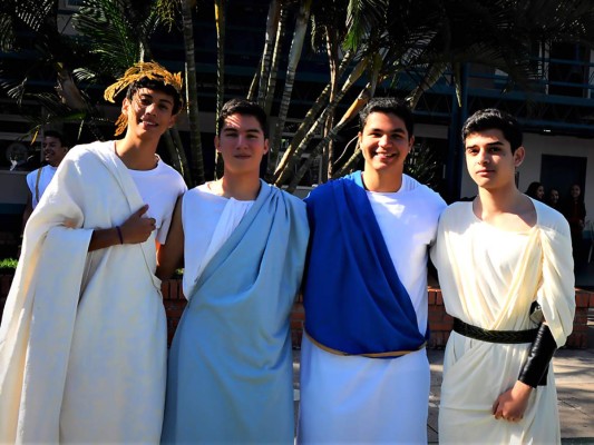 Greek day de los seniors de Macris School