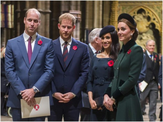 Pese a toda la controversia por los ostentosos gastos de los duques la molestia del pueblo británico no tardó en generarse, usuarios conocidos y anónimos de las redes sociales se preguntaban por qué los Sussex no optaron por la opción, más fácil y económica, de quedarse a vivir en Kensington Palace. Graham Smith, consejero delegado de la organización antimonárquica Republic, definió las cifras de gasto como “escandalosas” y pidió una investigación parlamentaria sobre lo que considera un “mal uso flagrante de dinero público”.